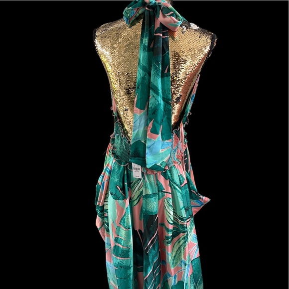 Gorgeous halter maxi dress - Picture 3 of 3